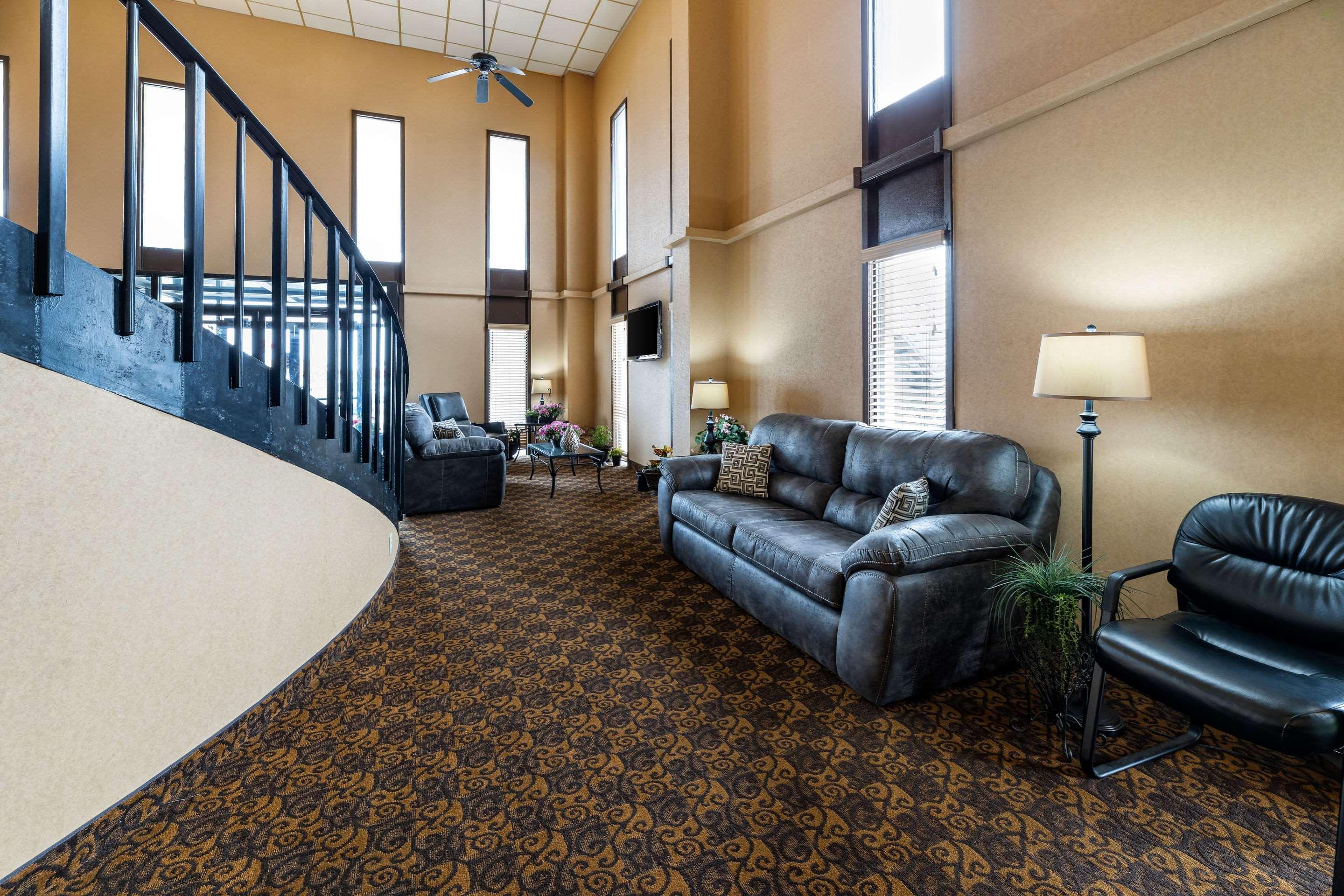 Rodeway Inn South Hutchinson Buitenkant foto