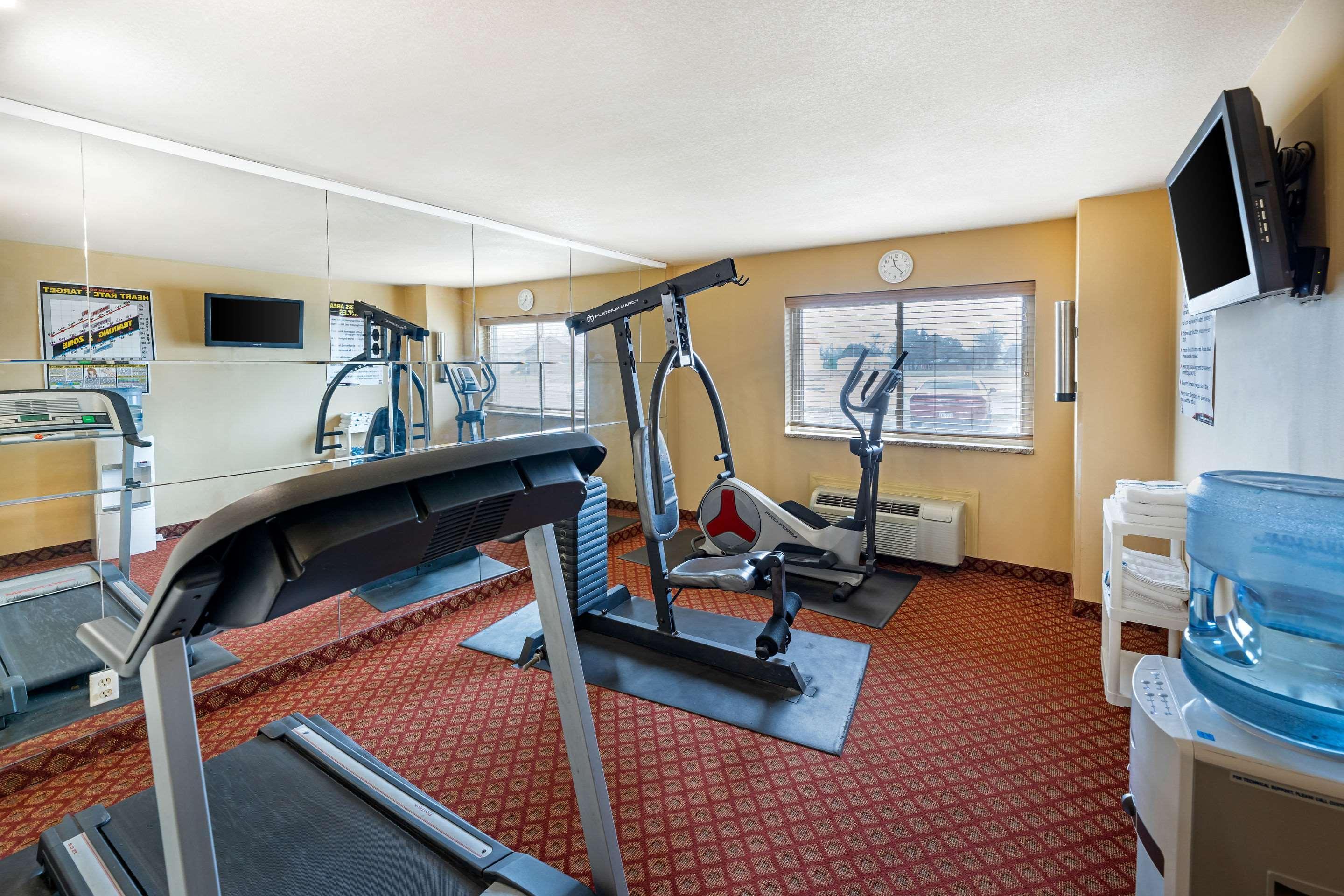 Rodeway Inn South Hutchinson Buitenkant foto
