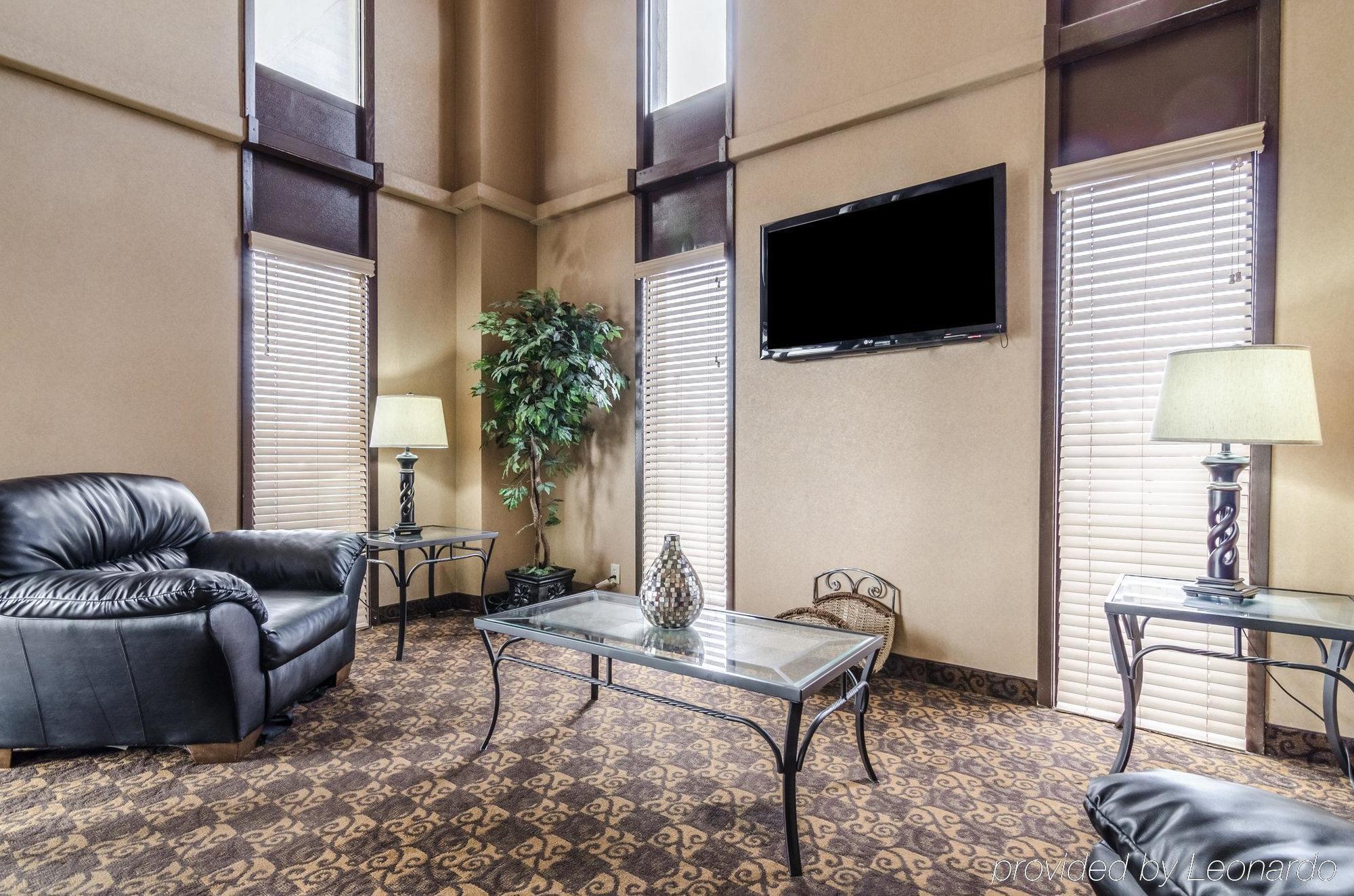 Rodeway Inn South Hutchinson Buitenkant foto