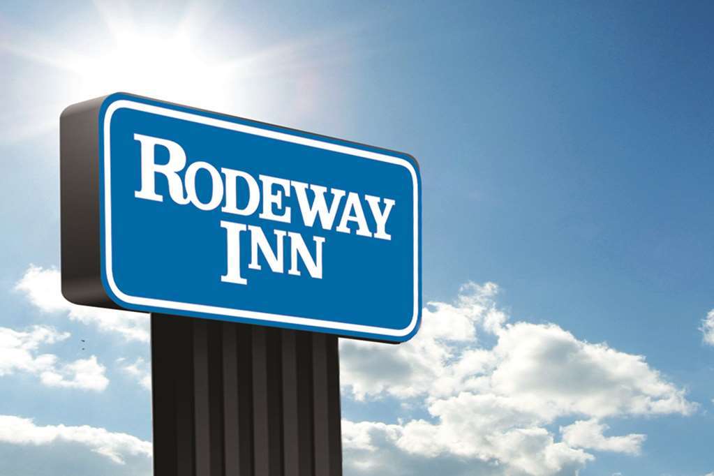 Rodeway Inn South Hutchinson Buitenkant foto